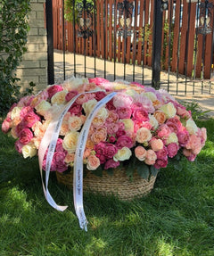 La Vie en Rose XXL Basket — Blush Ivory Garden Roses · Floral Baskets by Ame Flowers