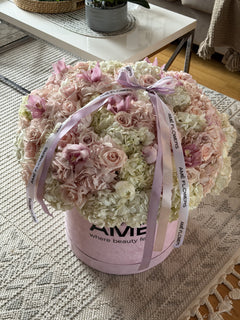 Petite Chérie XXL Box — Blush Ivory Roses · Floral Boxes by Ame Flowers