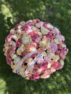 La Vie en Rose XXL Basket — Blush Ivory Garden Roses · Floral Baskets by Ame Flowers