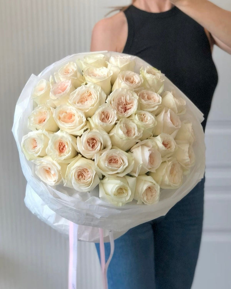 White O’Hara Garden Roses — Blush Ivory Garden Roses · Roses by Ame Flowers